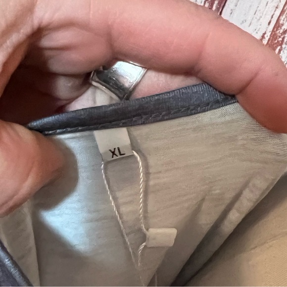 NEW TREND | THICKER "SMOOTH AS TENNESSEE WHISKEY" SLEEVELESS TOP - Picture 4 of 9